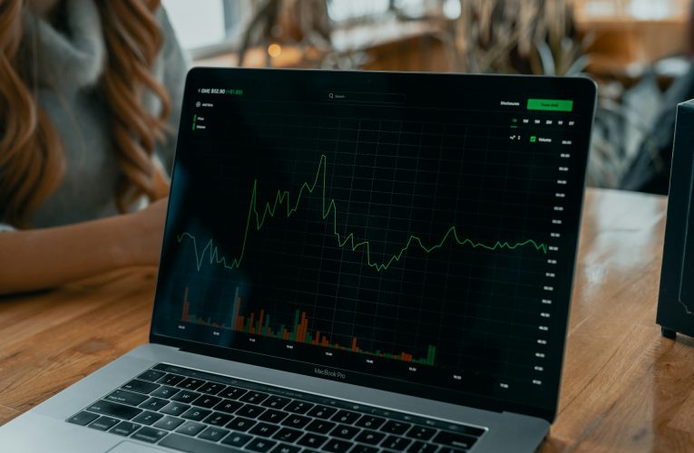 Diversificação em Pauta: Das Oportunidades na Renda Fixa com Letras de Câmbio aos Desafios dos ETFs de Tecnologia